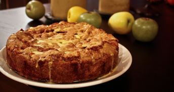 Grandma Audrey's Apple Cake